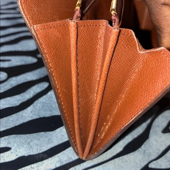 Louis Vuitton Classic Brown Monogram Clutch with dust bag - Picture 15 of 17